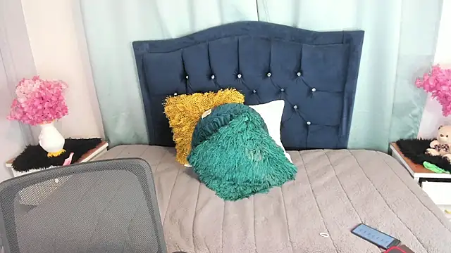 Inaya Khalifa online show from 01/09/26, 01:23