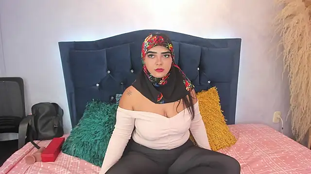 Inaya Khalifa online show from 12/02/25, 12:22