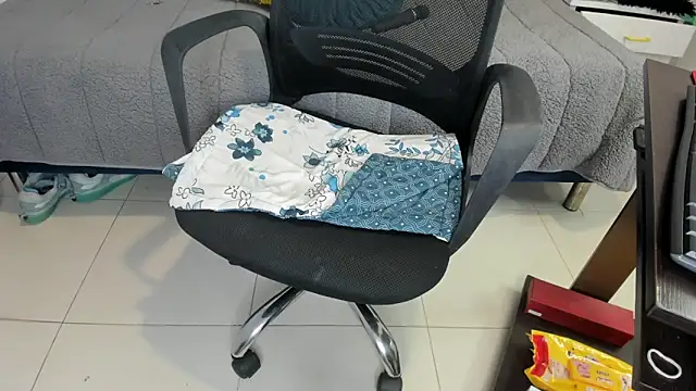 Inaya Khalifa online show from 01/11/26, 03:13