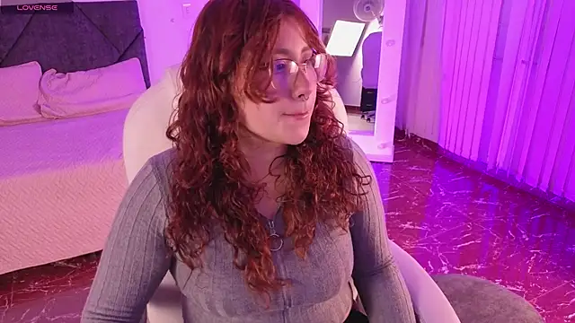 littlee red online show from 04/12/26, 08:45