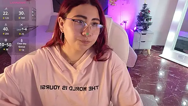 Snapshot of littlee_red chatting on 12/22/25, 09:04 littlee red online show from 12/22/25, 09:04