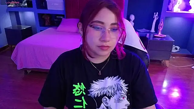 Snapshot of littlee_red chatting on 02/08/26, 09:01 littlee red online show from 02/08/26, 09:01