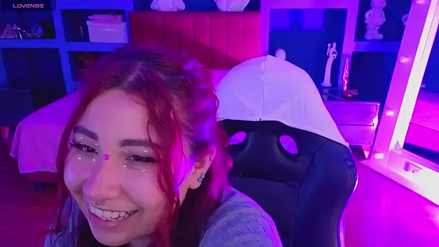 Snapshot of littlee_red chatting on 02/10/26, 09:14 littlee red online show from 02/10/26, 09:14