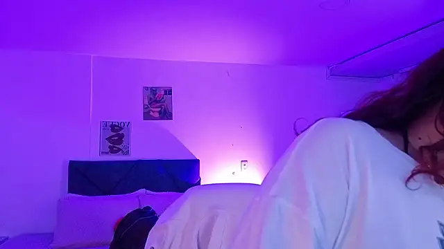 Snapshot of littlee_red chatting on 02/03/26, 02:53 littlee red online show from 02/03/26, 02:53