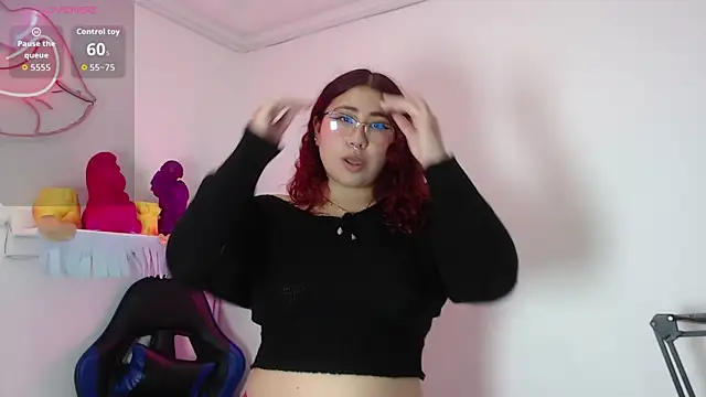 littlee red online show from 10/24/25, 07:24