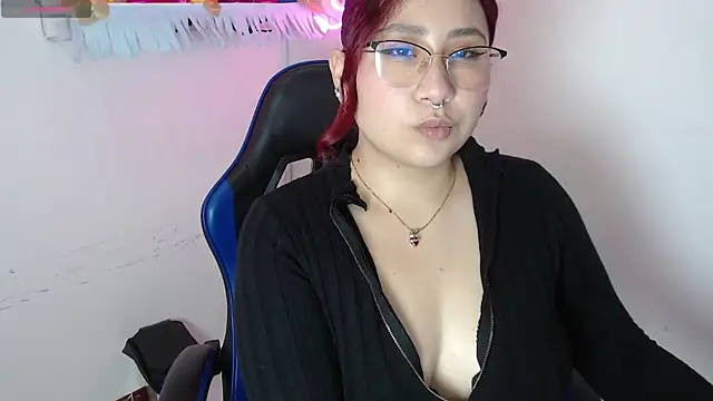 littlee red online show from 11/20/25, 07:36