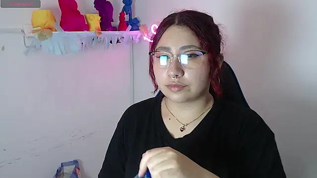 littlee red online show from 11/17/25, 08:13