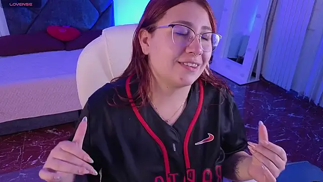 littlee red online show from 03/21/26, 08:24