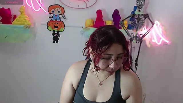 littlee red online show from 10/29/25, 12:48