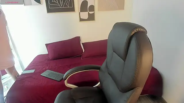 Snapshot of littlee_red chatting on 01/08/26, 09:10 littlee red online show from 01/08/26, 09:10