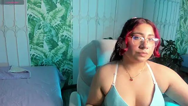 littlee red online show from 11/08/25, 10:02