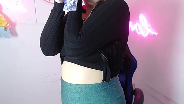 littlee red online show from 11/29/25, 08:20