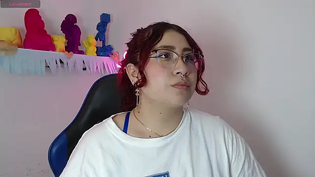 littlee red online show from 10/26/25, 05:24