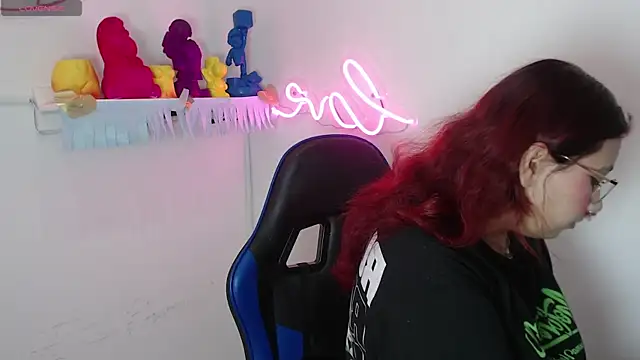 littlee red online show from 11/14/25, 10:02