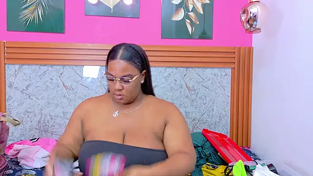 Snapshot of matureahomegirl chatting on 02/20/26, 03:03 matureahomegirl online show from 02/20/26, 03:03