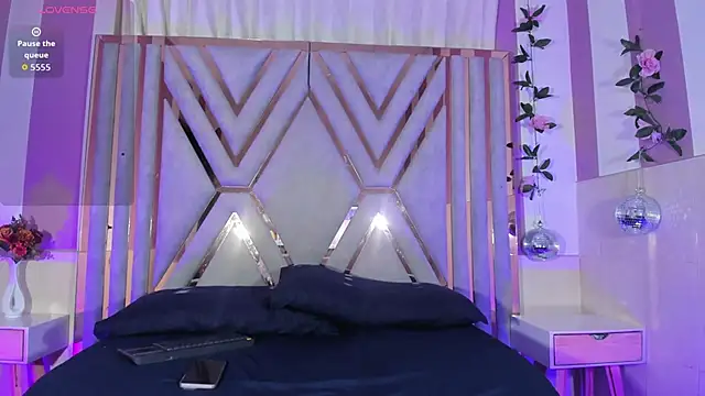 helenn diaz online show from 10/28/25, 01:21