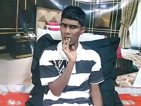 Snapshot of IndianThuggin chatting on 07/01/26, 09:15 IndianThuggin online show from 07/01/26, 09:15