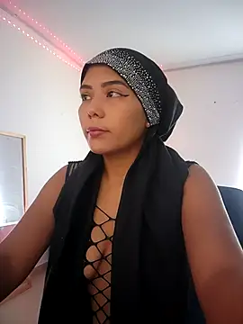 Snapshot of leila-ademuz28 chatting on 10/19/25, 02:42 leila-ademuz28 online show from 10/19/25, 02:42