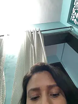 heenashai online show from 11/12/25, 12:04