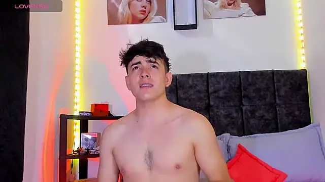 Snapshot of Theo_Noxxx chatting on 12/04/25, 07:02 Theo Noxxx online show from 12/04/25, 07:02