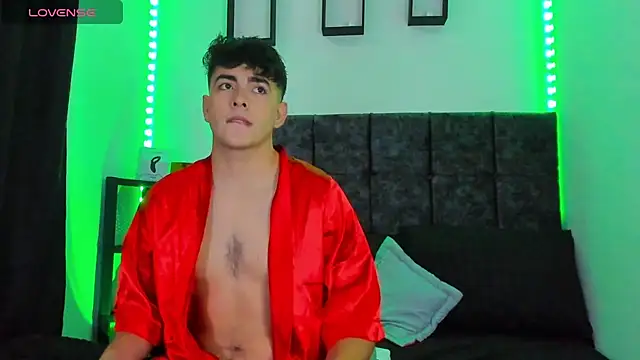 Snapshot of Theo_Noxxx chatting on 11/26/25, 05:35 Theo Noxxx online show from 11/26/25, 05:35