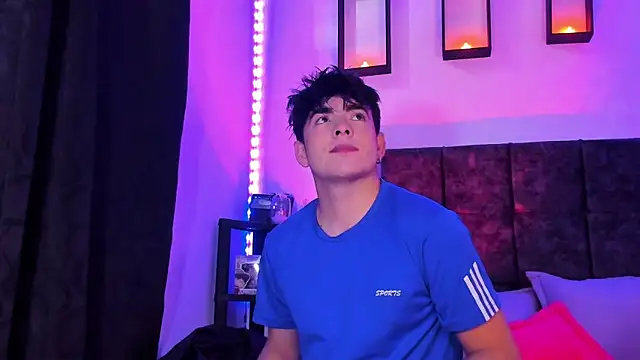 Snapshot of Theo_Noxxx chatting on 10/30/25, 05:32 Theo Noxxx online show from 10/30/25, 05:32