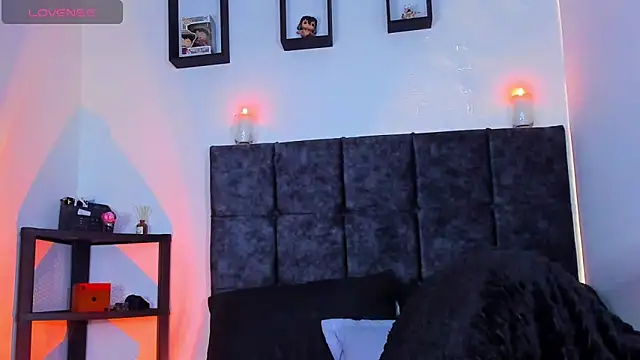 Snapshot of Theo_Noxxx chatting on 10/21/25, 03:28 Theo Noxxx online show from 10/21/25, 03:28