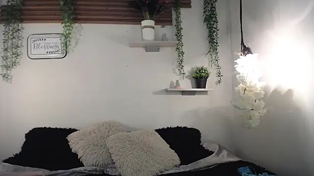 Snapshot of Emma_sweet_hot chatting on 02/25/26, 06:08 Emma sweet hot online show from 02/25/26, 06:08