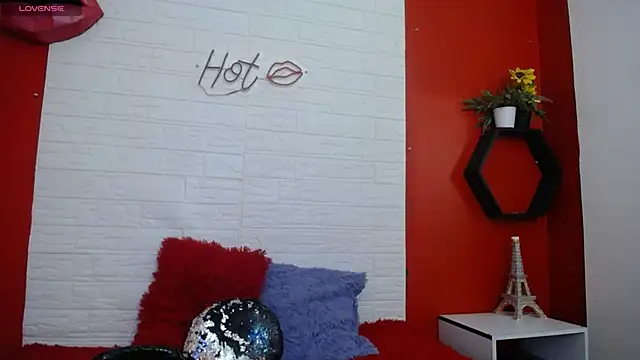 Snapshot of Emma_sweet_hot chatting on 02/21/26, 05:26 Emma sweet hot online show from 02/21/26, 05:26