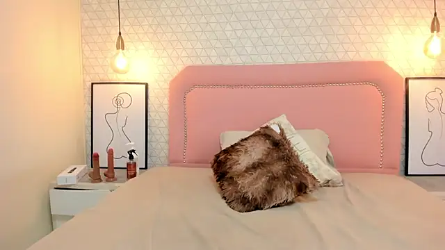 TAYLORMEYER1 online show from 11/06/25, 03:43