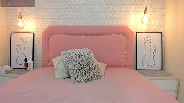 TAYLORMEYER1 online show from 11/13/25, 03:54