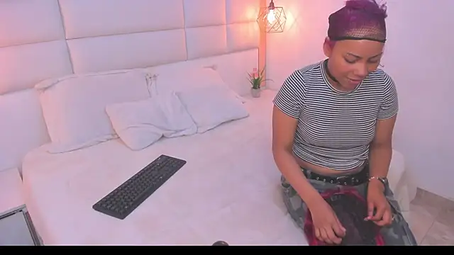 Sofia clk online show from 04/13/26, 03:21