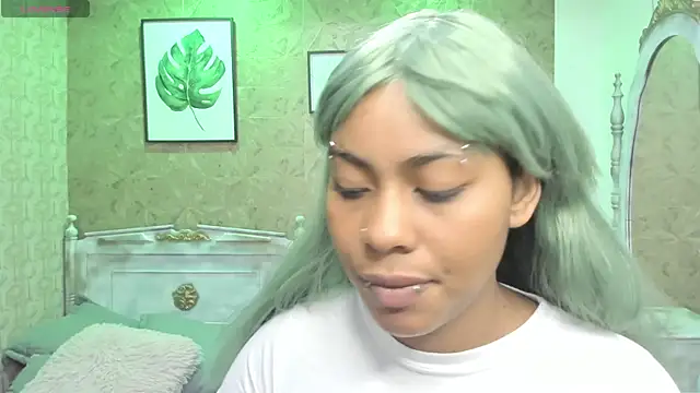 Snapshot of Sofia_clk chatting on 06/20/26, 03:00 Sofia clk online show from 06/20/26, 03:00