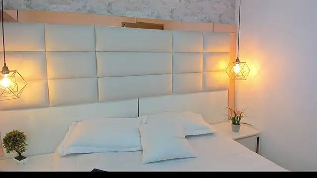 Snapshot of Sofia_clk chatting on 04/23/26, 03:35 Sofia clk online show from 04/23/26, 03:35