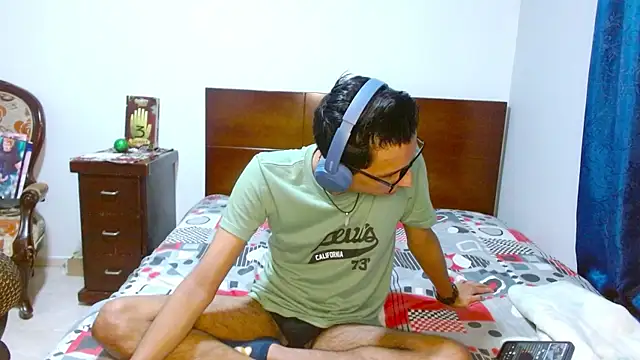 DavTwink3100 online show from 12/19/25, 10:45