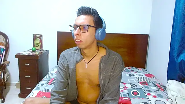 DavTwink3100 online show from 12/23/25, 02:44