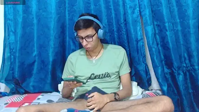 DavTwink3100 online show from 04/14/26, 01:32