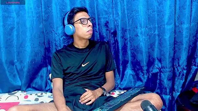 DavTwink3100 online show from 02/19/26, 01:57