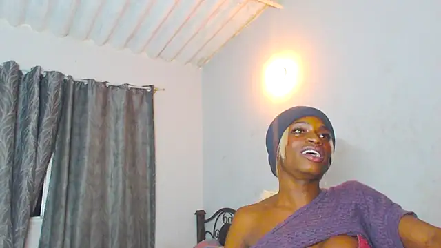 Snapshot of TheXEbonyxxx chatting on 12/15/25, 06:19 TheXEbonyxxx online show from 12/15/25, 06:19