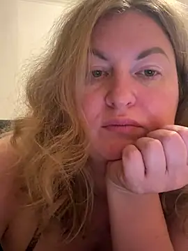 Amelia-Diamond online show from 11/23/25, 11:37