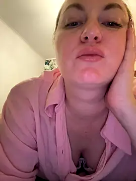 Amelia-Diamond online show from 12/01/25, 01:45