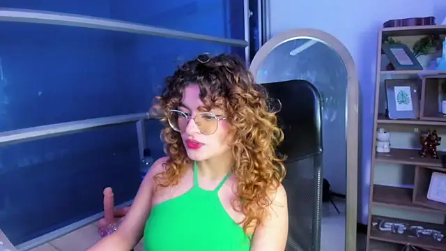 EmiliRouse  online show from 10/29/25, 03:49