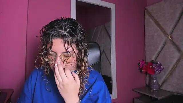 EmiliRouse  online show from 11/19/25, 02:55