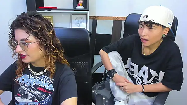 EmiliRouse  online show from 11/09/25, 05:33