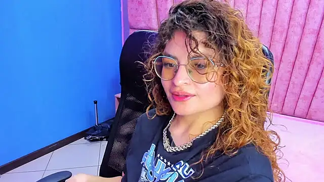 EmiliRouse  online show from 11/09/25, 05:39