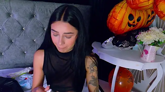 Scarlett Keller online show from 10/29/25, 12:59