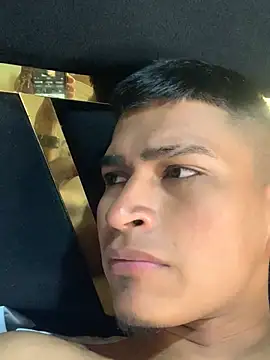 Emiliano Reyes online show from 07/08/26, 04:57