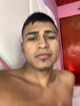 Emiliano Reyes online show from 01/15/26, 04:27