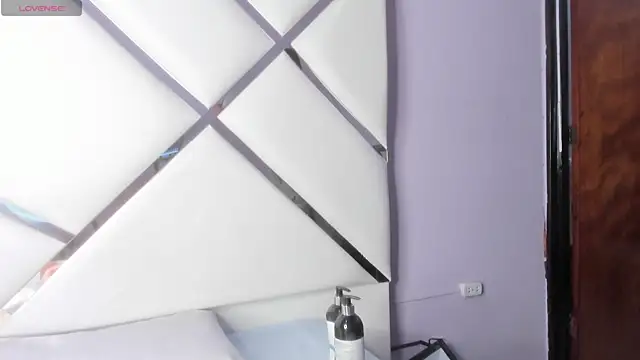 Emiliano Reyes online show from 01/13/26, 04:27