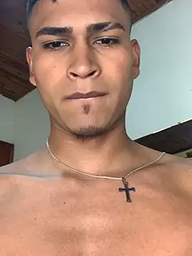 Emiliano Reyes online show from 07/07/26, 06:47